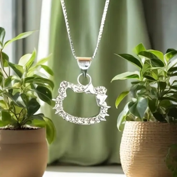 Silver Gemstones Outline Hello Kitty Sanrio Pendant Necklace Women's Girl's - Picture 3 of 4